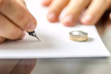 The Role of Neutrality in Divorce Mediation